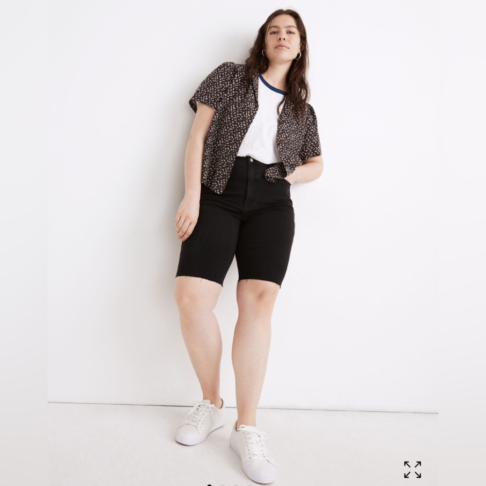 Madewell Roadtripper Supersoft Biker Shorts in Lunar Wash Size 28